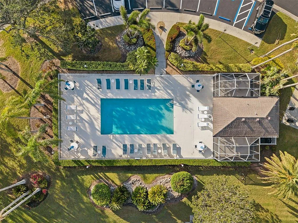 Building Photo - 9611 Castle Point Dr #912