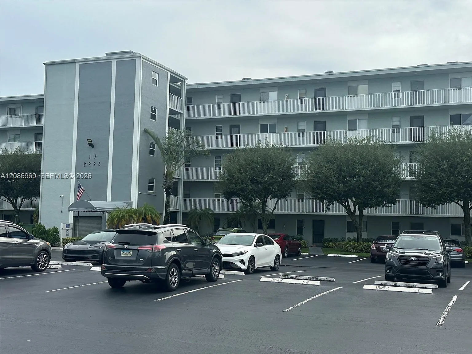 Cypress Bend Condominium — Photo 3
