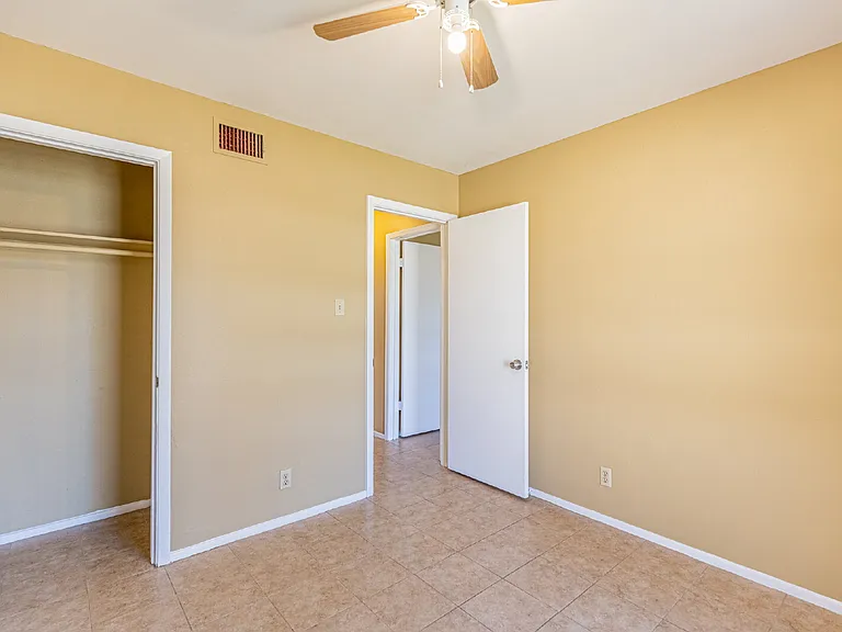 4414 Valleybrook — Photo 14