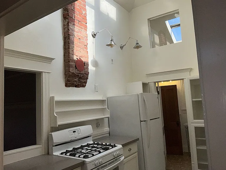 271 S Grand St — Photo 22
