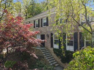 37 Lisa Dr, Chatham, NJ 07928