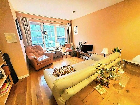 3rd image of 339 Palmetto St #2F