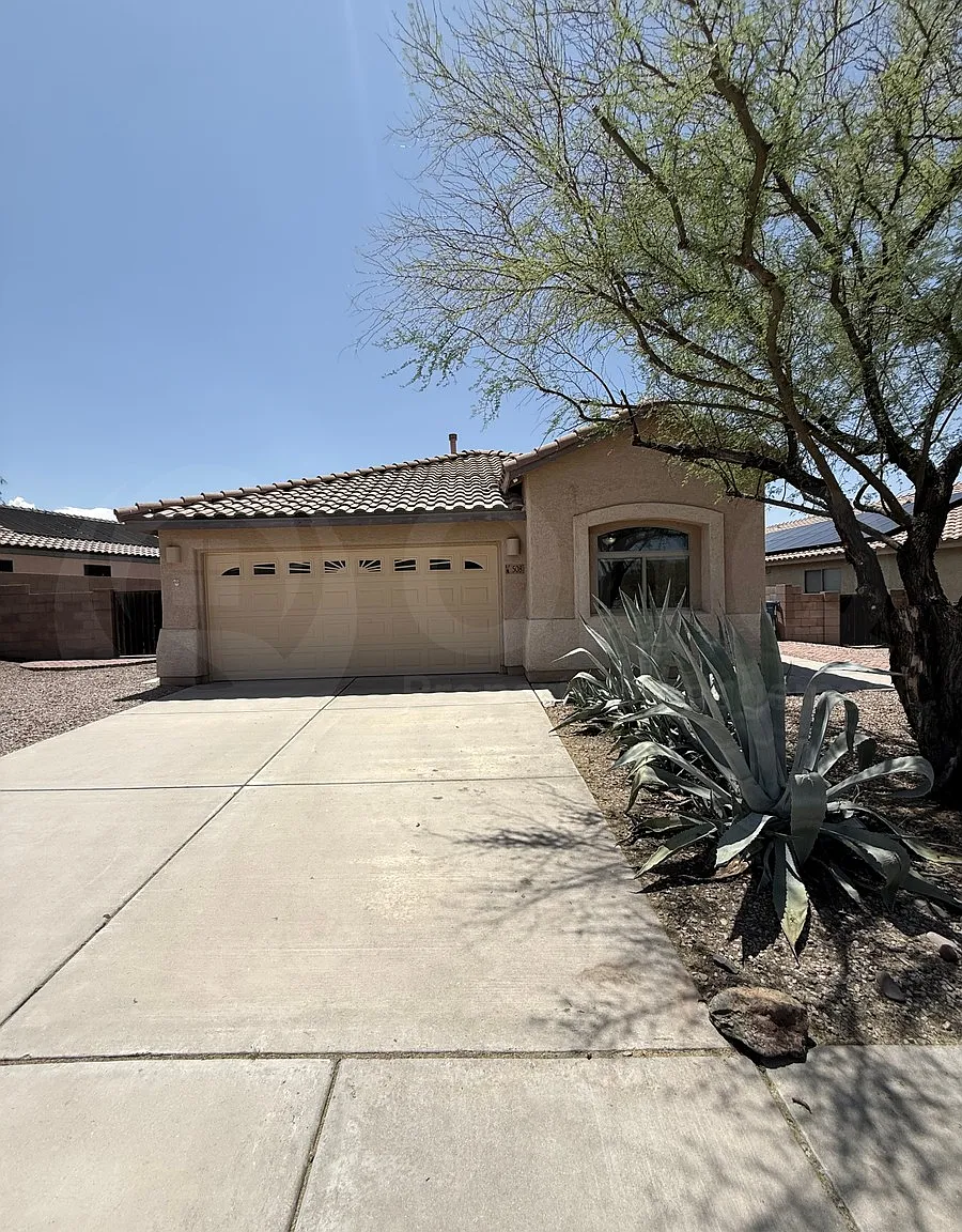 3 bed, 2.0 bath, 1601 sqft, $1,995 — Photo 1