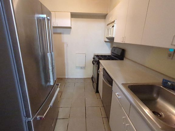 5th image of 1101 Midland Avenue #228