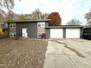 907 11th Ave NE, Jamestown, ND 58401