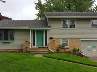 1002 Broadway St, Audubon, IA 50025
