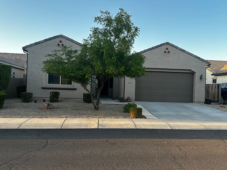1st image of 2712 E Redwood Pl