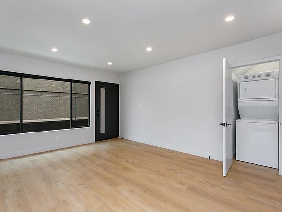 4th image of 3622 Keystone Ave #1
