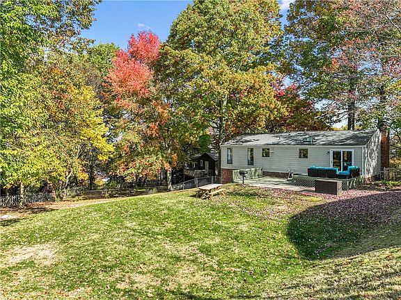 2nd image of 209 Weaver Dr
