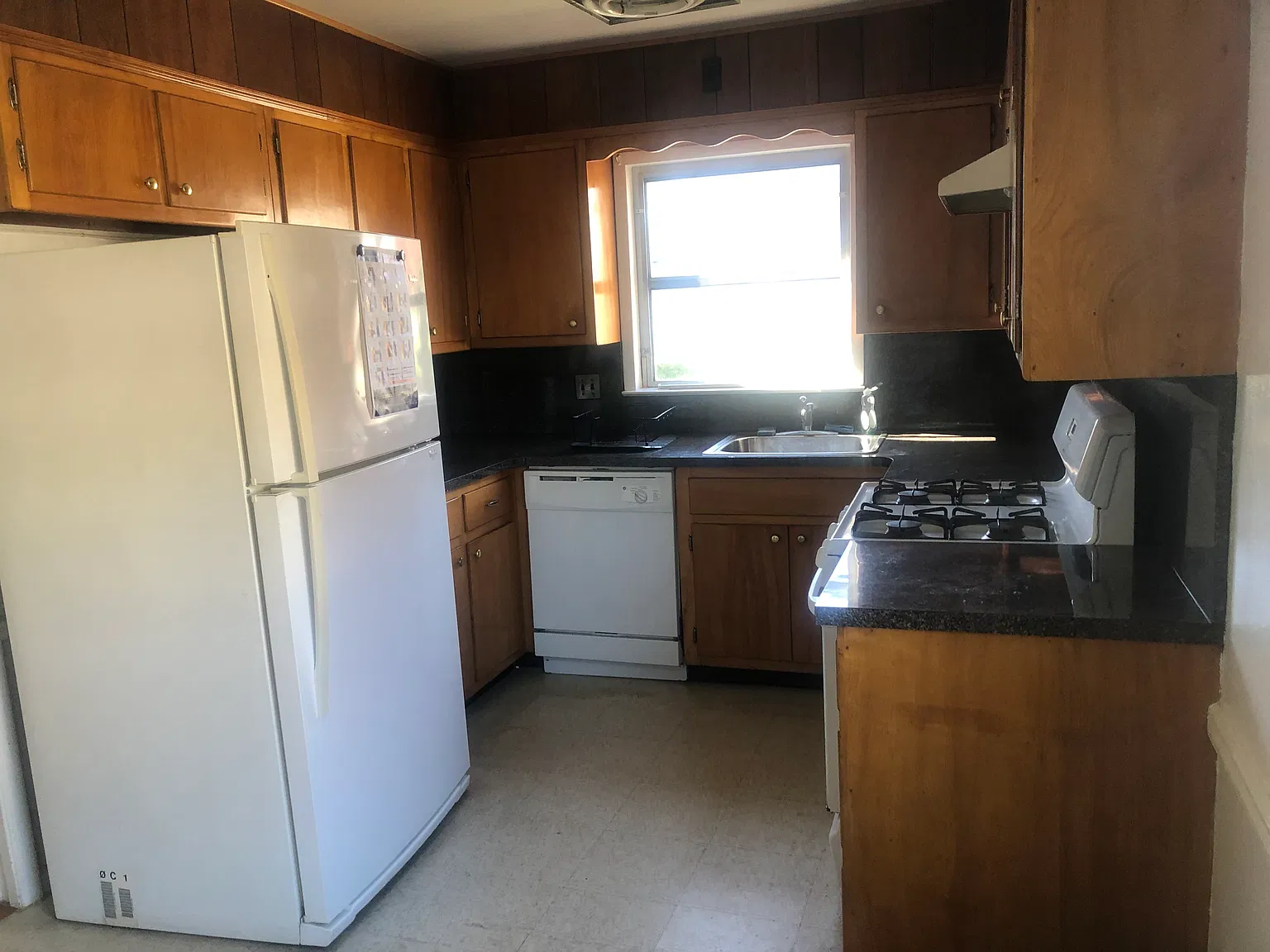 3 bed, 1400 sqft, $4,000 — Photo 2