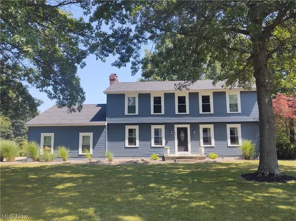 431 Chatsworth Ln, Canfield, OH 44406