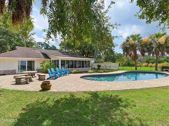 4th image of 437 Mimosa Dr