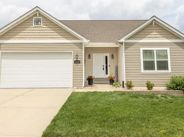 1425 Fairwood Dr, Belleville, IL 62220