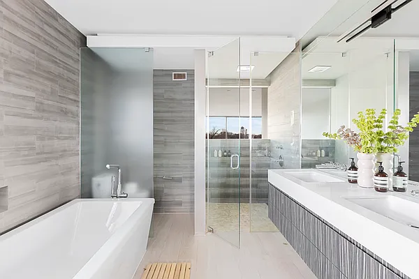 Sold by Compass | media 25