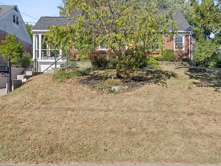 1377 Collinsdale Ave — Photo 31