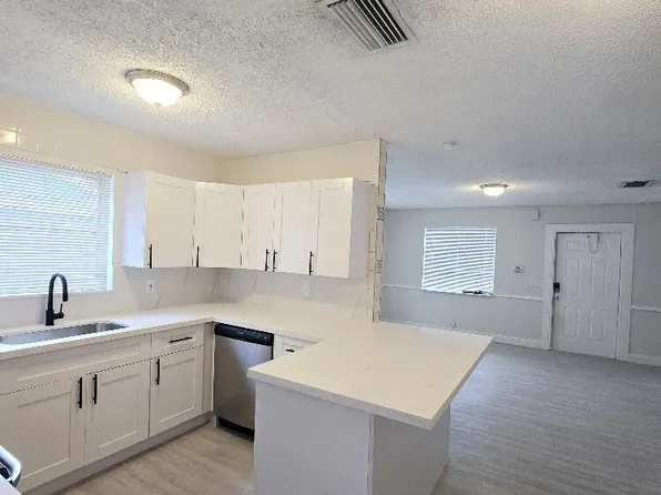 416 SW 7th Court, Boynton Beach, FL 33435