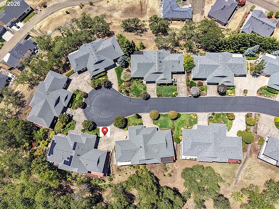 3rd image of 191 NW Rachel Lynn Way