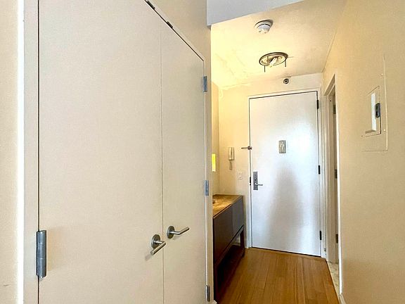 5th image of 505 W 47th St