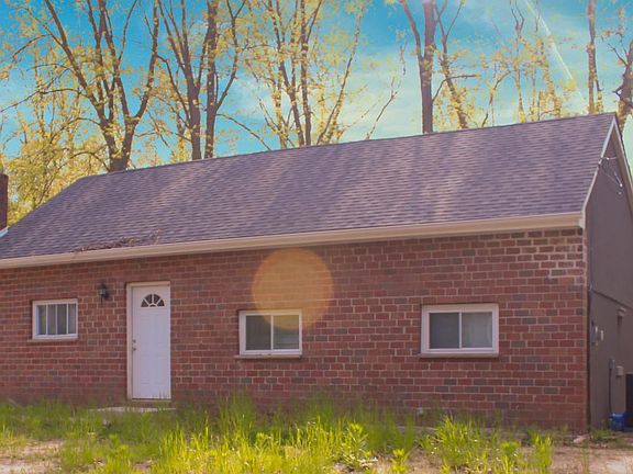 3rd image of 1419 Victory Ave