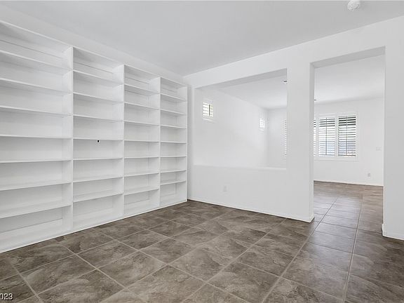4th image of 10313 Jolly Hill Ave