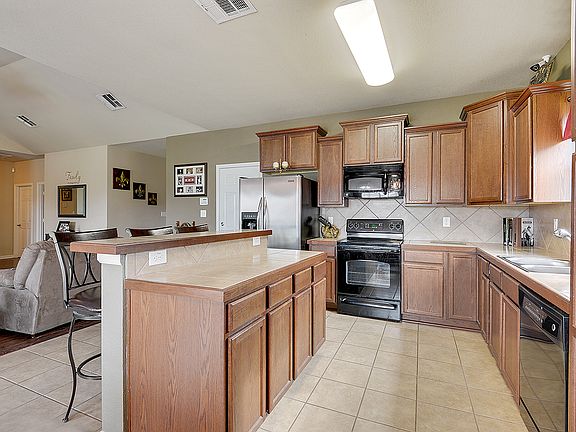 3rd image of 30973 Creek Bend Ave