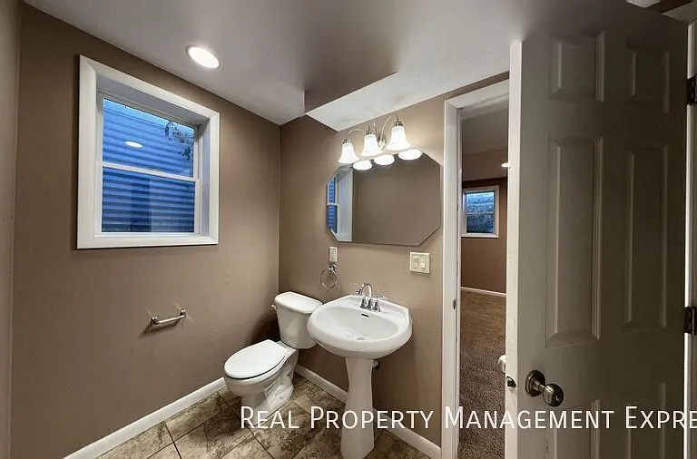 1804 S Covell Ave — Photo 22
