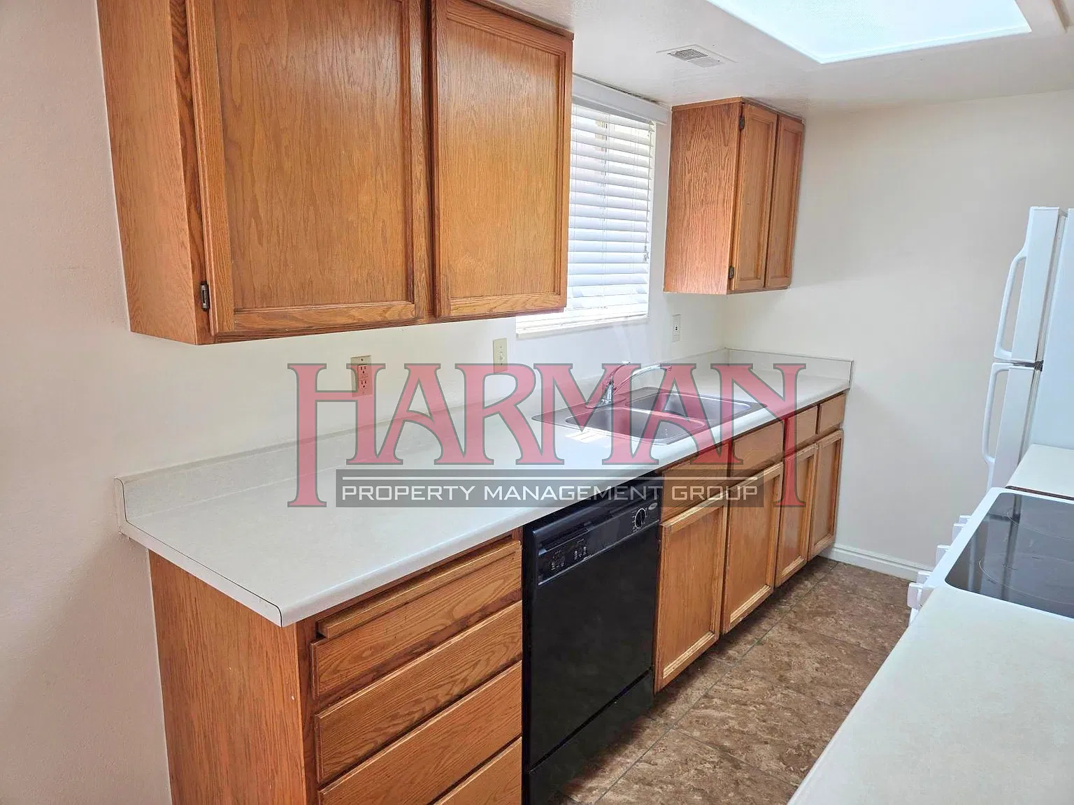 Sterling Court - 1 — Photo 2