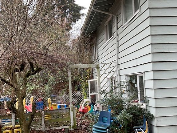 3rd image of 3866 S 178th St