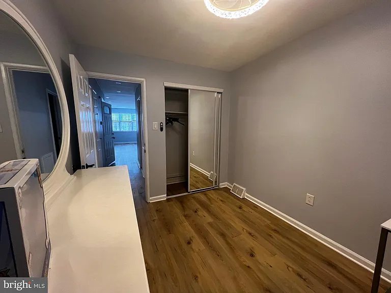 9911 Lackland Dr — Photo 14