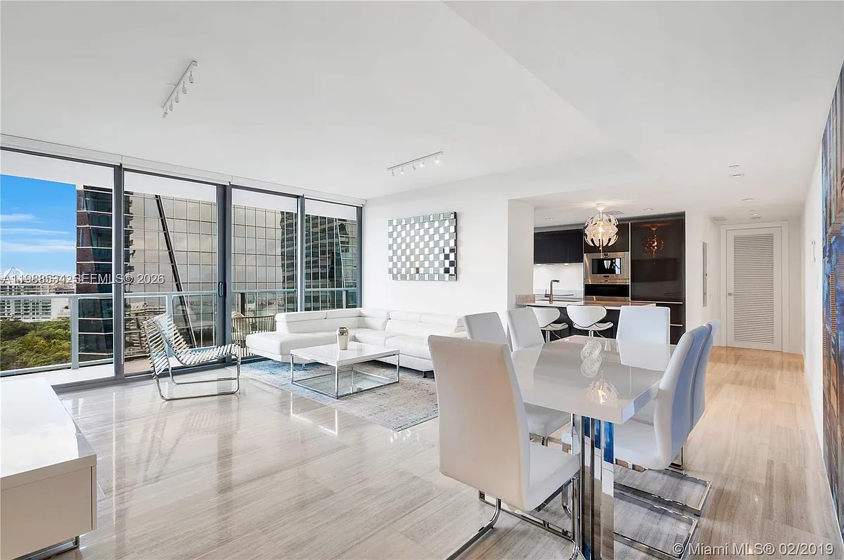 Building Photo - 1451 Brickell Ave #1605