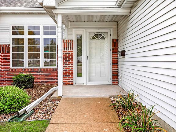3rd image of 1057 W Windtree Dr #48