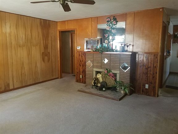 3rd image of 815 N 10th St