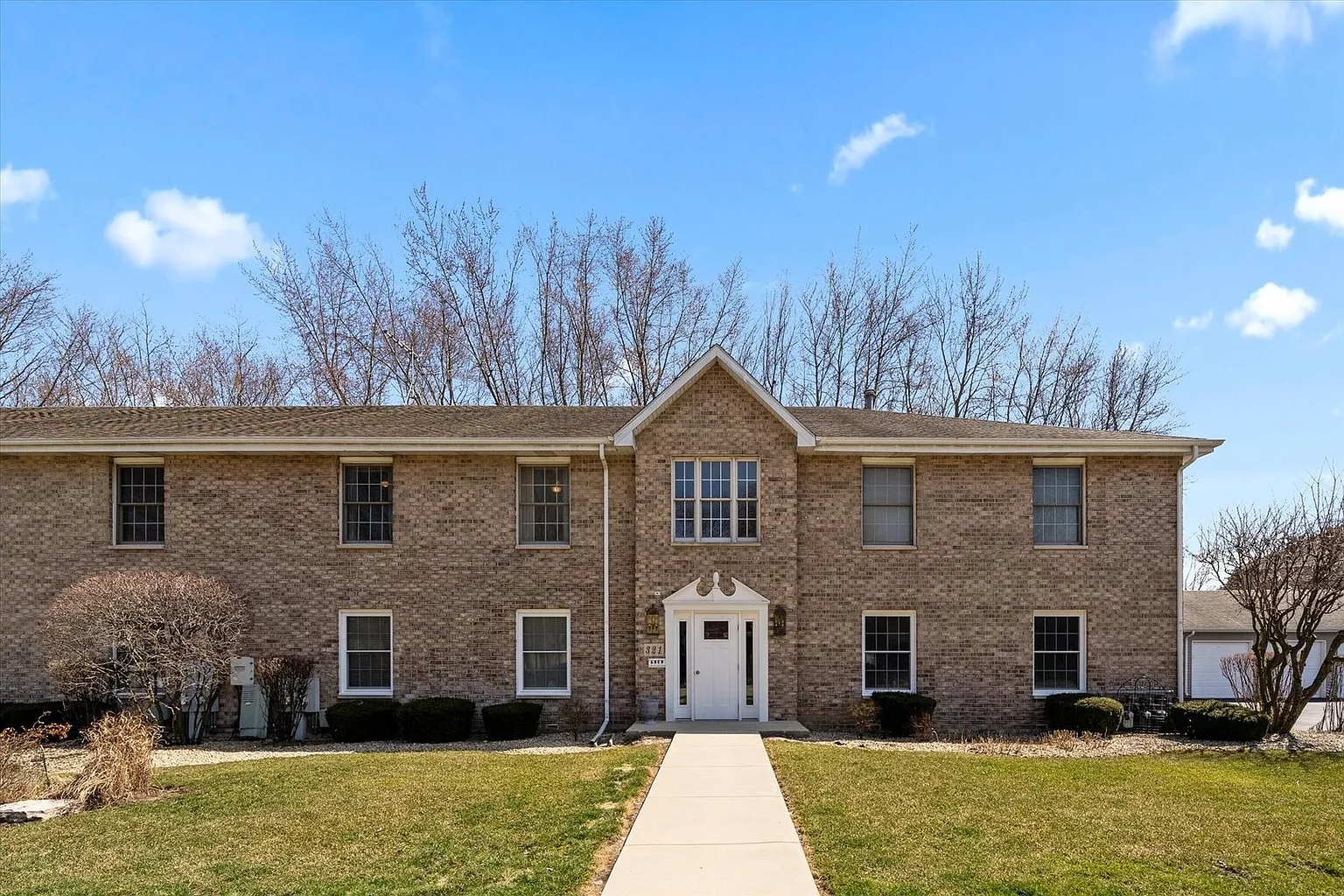 321 N Airlite St APT C photo 1