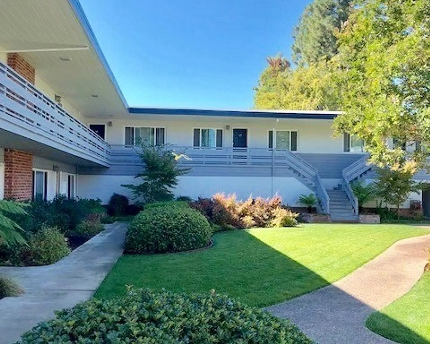 Noel Court Apartments — Photo 4