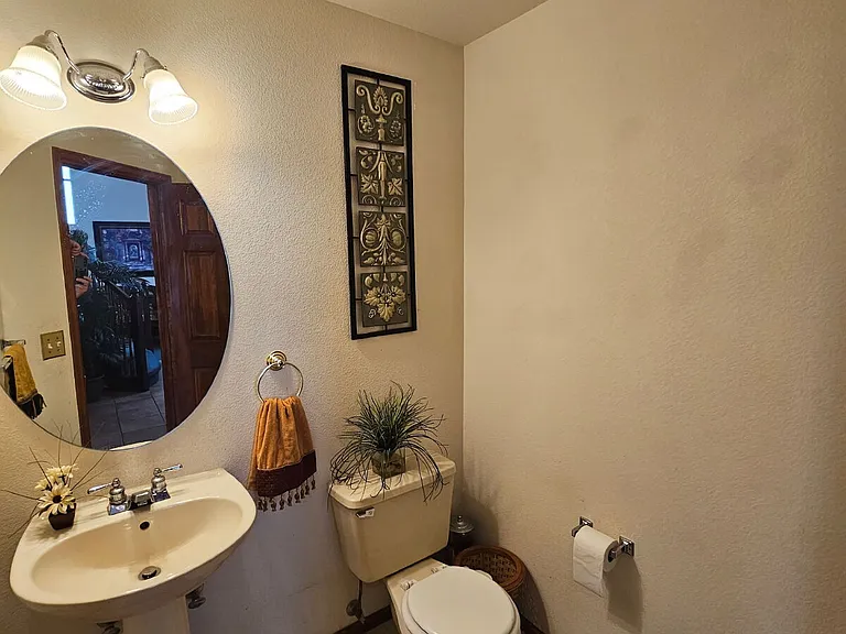8842 W Ida Pl — Photo 32