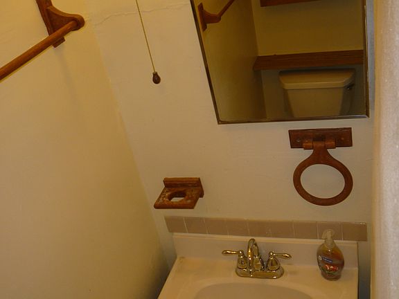 3rd image of 768-8 El Centro Ave #1/2