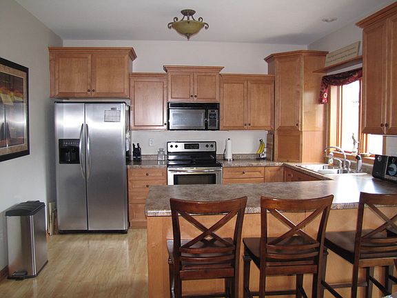 Kitchen (stainless appl.)