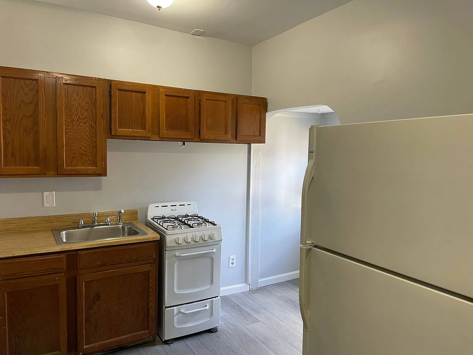 Studio, $995 — Photo 3