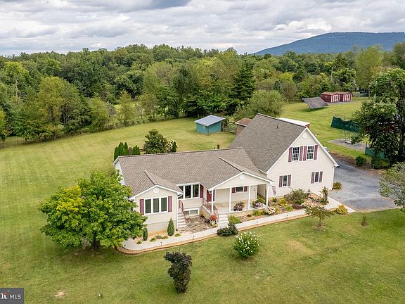 3rd image of 1207 Buck Mountain Rd