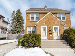 1212 Philippen St, Manitowoc, WI 54220