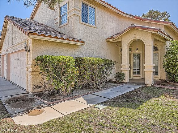 5th image of 1911 Coralino Dr