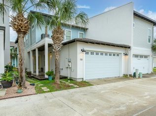 118 Lavaca Cir, Rockport, TX 78382
