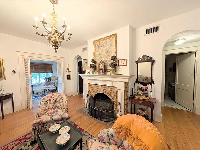 1701 Siesta Dr — Photo 10