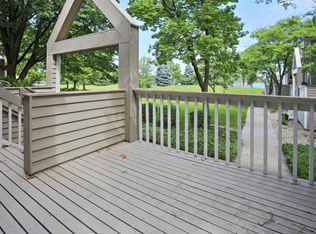 1585 W Wayzata Blvd APT D, Long Lake, MN 55356
