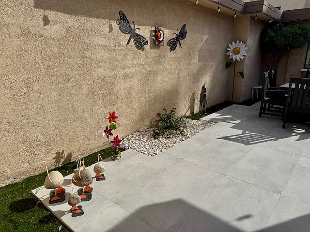 Front courtyard.