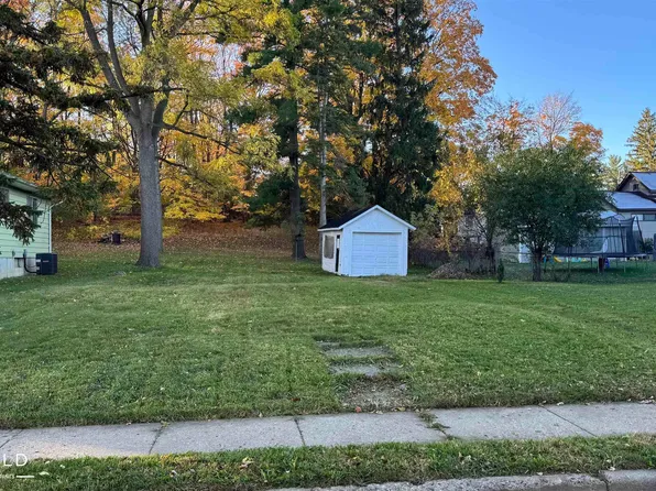 421 Prindle St, Owosso, MI 48867