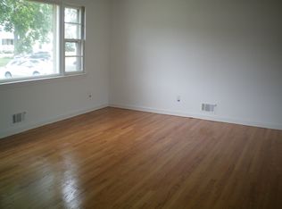 8 Maplehurst Ln, Piscataway, NJ 08854