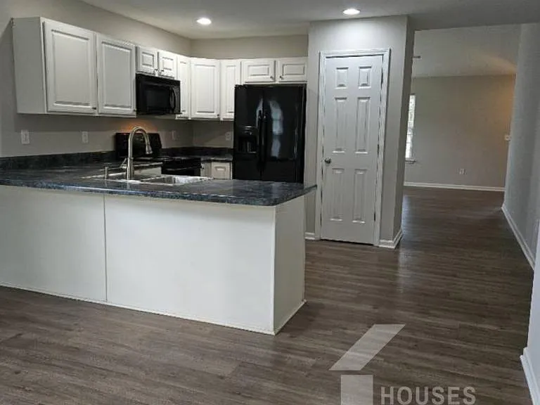 20 Laurelhurst Ct — Photo 3