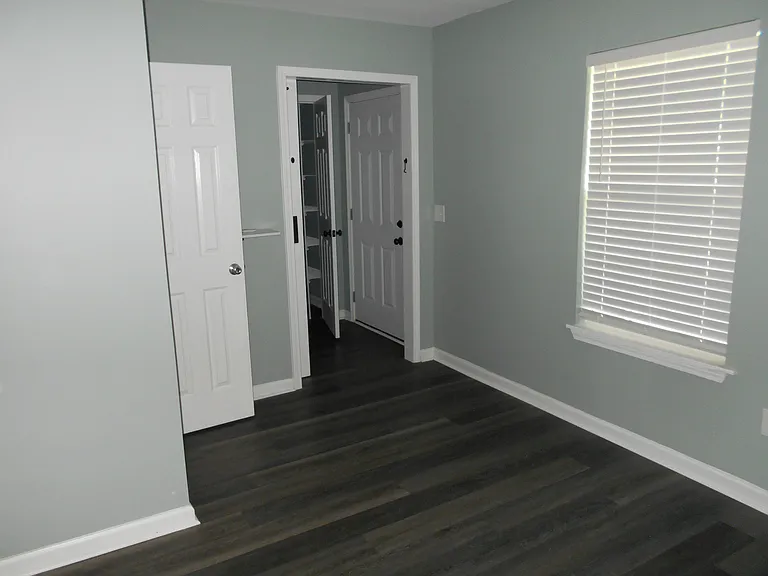 707 Holland Ave — Photo 12