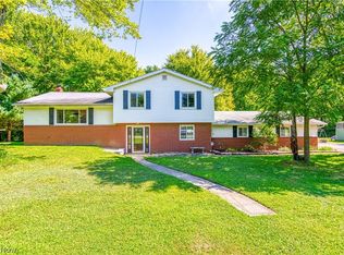 2740 Ranfield Rd, Mogadore, OH 44260